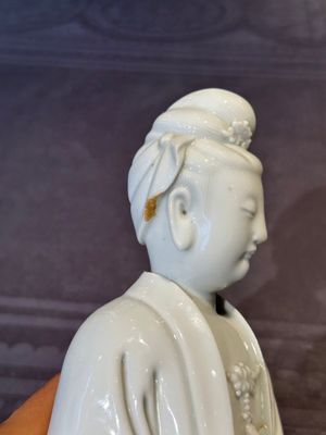 A Chinese Dehua blanc de Chine Guanyin, 19th C. — 照片 17