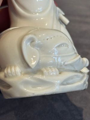 A Chinese Dehua blanc de Chine Guanyin, He Chaozong 何朝宗 mark, 19th C. — photo 18