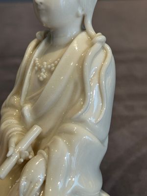 A Chinese Dehua blanc de Chine Guanyin, He Chaozong 何朝宗 mark, 19th C. — photo 7