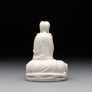 A Chinese Dehua blanc de Chine Guanyin, He Chaozong 何朝宗 mark, 19th C. — photo 4