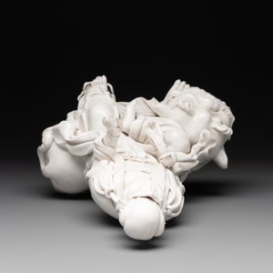 A Chinese Dehua blanc de Chine Guanyin seated on a lion, 20th C. — foto 6
