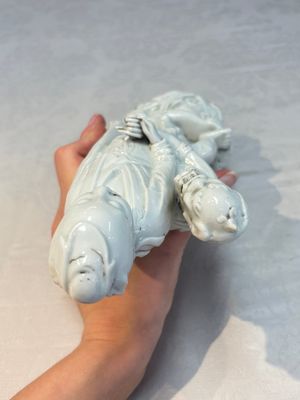 A Chinese Dehua blanc de Chine 'Kuixing' group and a Guanyin, 19th C. — photo 18