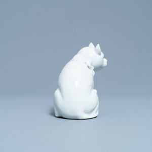A Chinese Dehua blanc de Chine model of a cat on wooden stand, 19th C. — photo 5