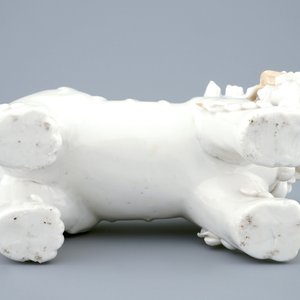 A Chinese Dehua blanc de Chine model of a foo dog, Kangxi — photo 3