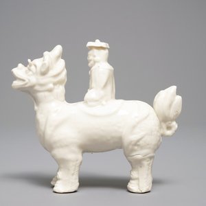 A Chinese Dehua blanc de Chine model of a man on a qilin, Kangxi — photo 2
