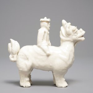 A Chinese Dehua blanc de Chine model of a man on a qilin, Kangxi — photo 4