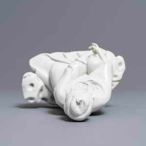 A Chinese Dehua blanc de Chine model of a seated Guanyin, 18/19th C. — 照片 6