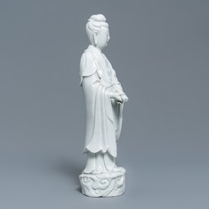A Chinese Dehua blanc de Chine model of a standing Guanyin, 19th C. — 照片 3
