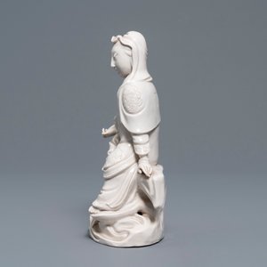 A Chinese Dehua blanc de Chine model of Guanyin, seal mark on the back, 19th C. — 照片 5