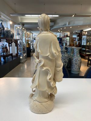A Chinese Dehua blanc de Chine monk and a Guanyin, He Chaozong 何朝宗 and Dehua 德化 marks, 20th C. — photo 10