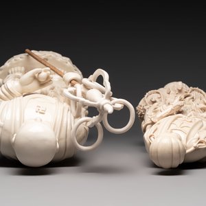 A Chinese Dehua blanc de Chine monk and a Guanyin, He Chaozong 何朝宗 and Dehua 德化 marks, 20th C. — photo 6