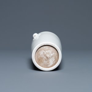 A Chinese Dehua blanc de Chine rouleau vase, Kangxi — photo 7