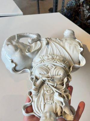 A Chinese Dehua blanc de Chine Samantabhadra seated on an elephant, Republic — foto 6