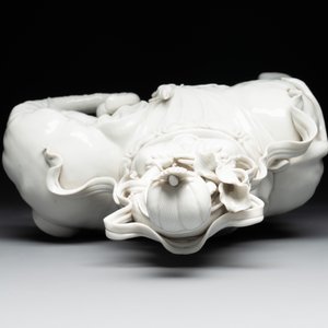 A Chinese Dehua blanc de Chine Samantabhadra seated on an elephant, Republic — foto 3