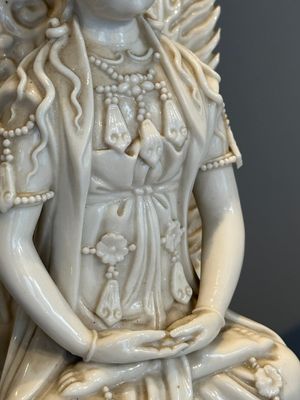 A Chinese Dehua blanc de Chine seated Guanyin, Qianlong mark, Republic — photo 6