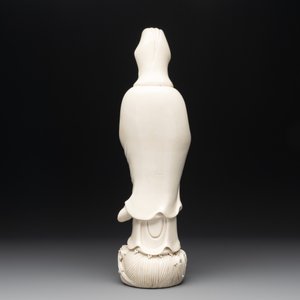 A Chinese Dehua blanc de Chine standing Guanyin, 20th C. — photo 4
