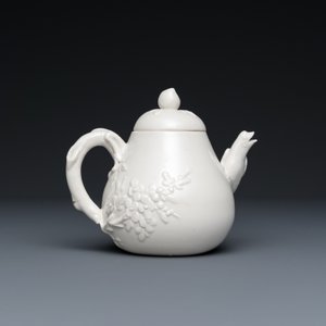 A Chinese Dehua blanc de Chine teapot, inscribed Yi Gong, 18/19th C. — photo 4