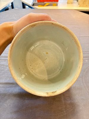 A Chinese Dehua blue and white vase, two containers and a 'prunus on cracked ice' vase, Kangxi mark, 18/19th C. — 照片 27