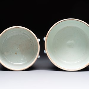 A Chinese Dehua blue and white vase, two containers and a 'prunus on cracked ice' vase, Kangxi mark, 18/19th C. — 照片 12
