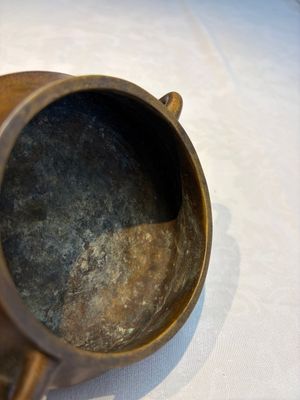 A Chinese double-handled bronze incense burner, Xuande mark, 17/18th C. — photo 6