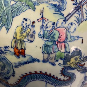 A Chinese doucai '100 boys' vase, Yongzheng/Qianlong — 照片 32