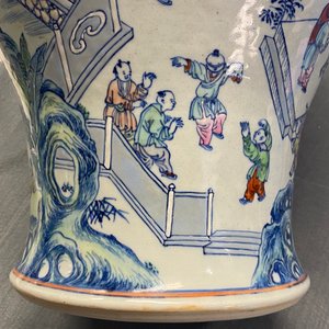 A Chinese doucai '100 boys' vase, Yongzheng/Qianlong — 照片 35