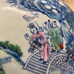 A Chinese doucai '100 boys' vase, Yongzheng/Qianlong — 照片 45