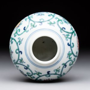 A Chinese doucai 'bajixiang' vase with a reticulated wooden cover, Yongzheng mark, 19/20th C. — photo 6