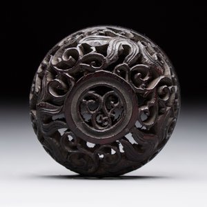 A Chinese doucai 'bajixiang' vase with a reticulated wooden cover, Yongzheng mark, 19/20th C. — photo 8