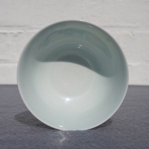 A Chinese doucai bowl with figures in a landscape, Kangxi mark, 19/20th C. — 照片 13