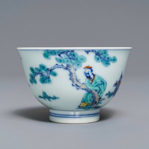 A Chinese doucai bowl with figures in a landscape, Kangxi mark, 19/20th C. — 照片 2