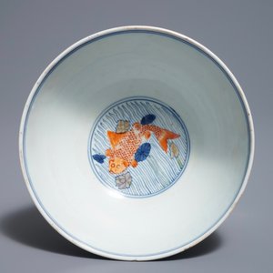 A Chinese doucai bowl with fish in a lotus pond, Xuande mark, Kangxi — photo 5