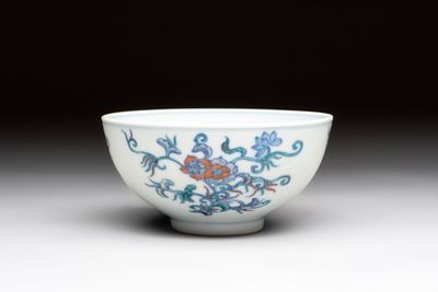 A Chinese doucai bowl with floral design, Wen Tang Ya Zhi 文棠雅制 mark, Daoguang
