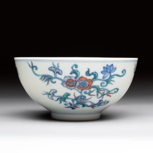 A Chinese doucai bowl with floral design, Wen Tang Ya Zhi 文棠雅制 mark, Daoguang — foto 4