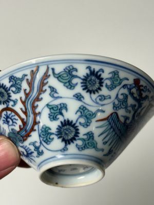 A Chinese doucai conical 'phoenixes' bowl, Chenghua mark, Kangxi/Yongzheng — 照片 14