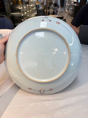 A Chinese doucai dish with floral design, Kangxi — photo 8