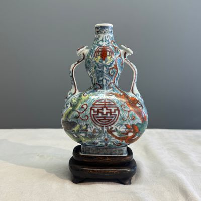 A Chinese doucai double-gourd vase with dragons and ruyi handles — photo 3