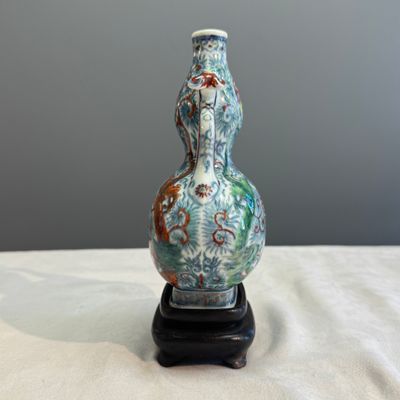 A Chinese doucai double-gourd vase with dragons and ruyi handles — photo 4