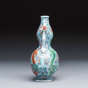 A Chinese doucai double-gourd vase with dragons and ruyi handles — photo 3