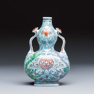 A Chinese doucai double-gourd vase with dragons and ruyi handles — photo 4