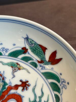 A Chinese doucai 'dragon and carps' plate, Chenghua mark, Yongzheng — photo 6