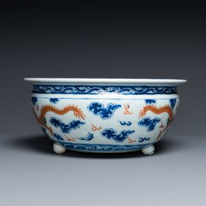 A Chinese doucai 'dragon' censer, 19th C. — photo 4