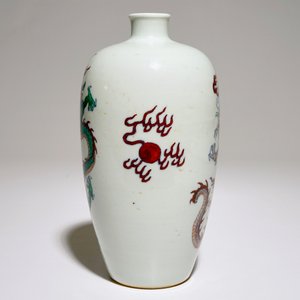 A Chinese doucai "dragon" meiping vase, 20th C. — 照片 2