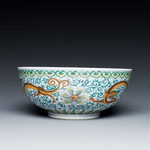 A Chinese doucai 'dragons' bowl, Jiaqing mark, 19th C. — photo 4