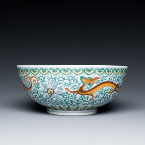 A Chinese doucai 'dragons' bowl, Jiaqing mark, 19th C. — photo 5