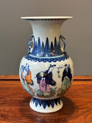 A Chinese doucai 'Eight Immortals' vase, Qianlong mark, Republic — 照片 3