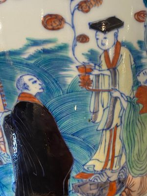 A Chinese doucai 'eighteen Luohan' rouleau vase, 19th/20 C. — 照片 17