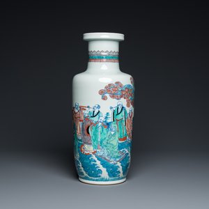 A Chinese doucai 'eighteen Luohan' rouleau vase, 19th/20 C. — 照片 1