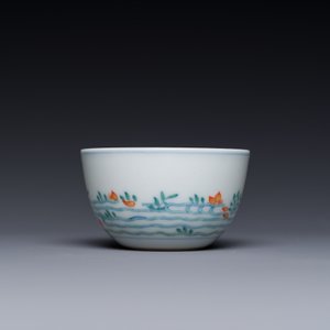 A Chinese doucai 'goldfish' cup, Cai Hua Tang Zhi 彩華堂製 mark, 18th C. — photo 2
