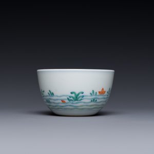 A Chinese doucai 'goldfish' cup, Cai Hua Tang Zhi 彩華堂製 mark, 18th C. — photo 4